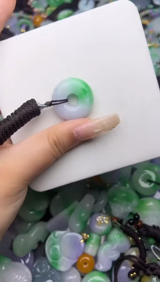 翡翠未镶嵌颈饰天然缅甸翡翠吊坠