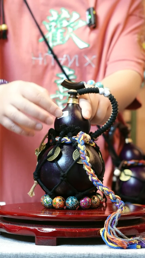 大漆酒葫芦，一物一拍送底座1578