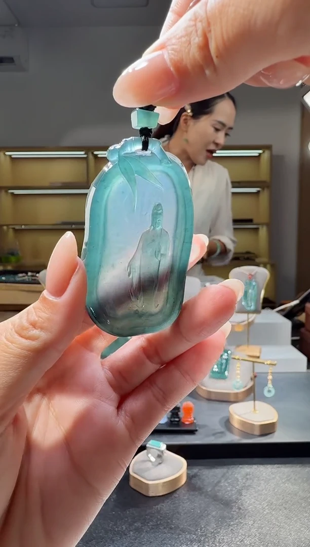 吊坠(不含链)未镶嵌翡翠观音（多样性发其一）