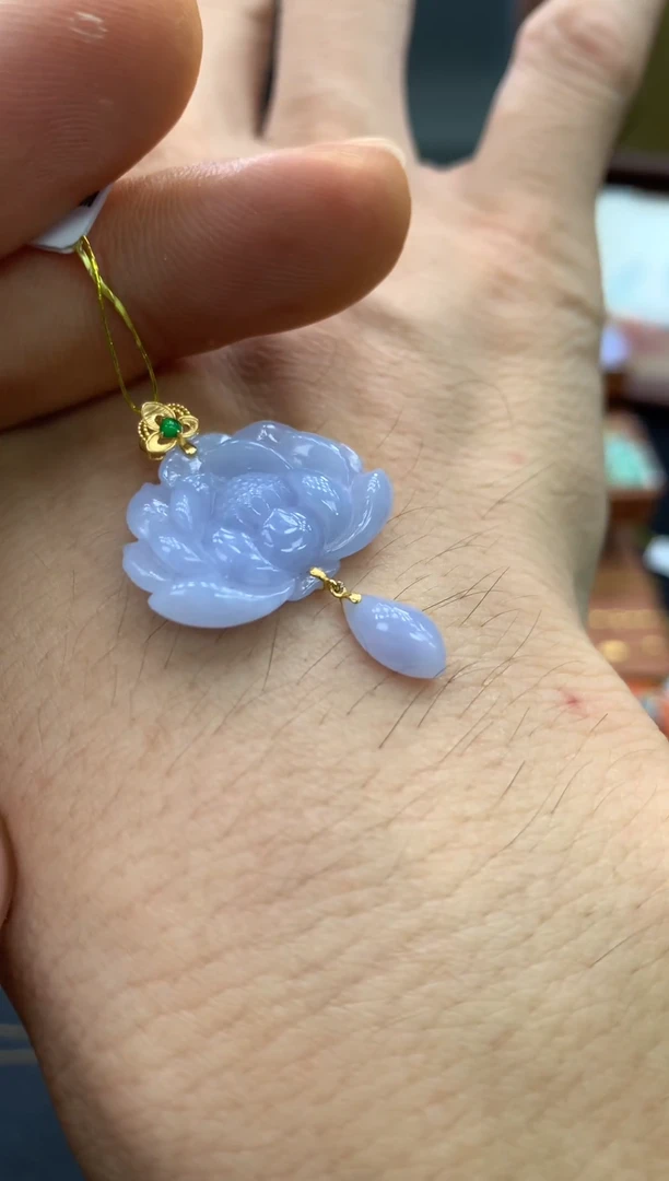 吊坠(不含链)18K金镶嵌翡翠莲花