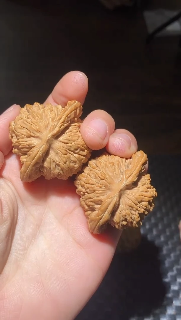 把件文玩核桃全品红皮四座楼47
