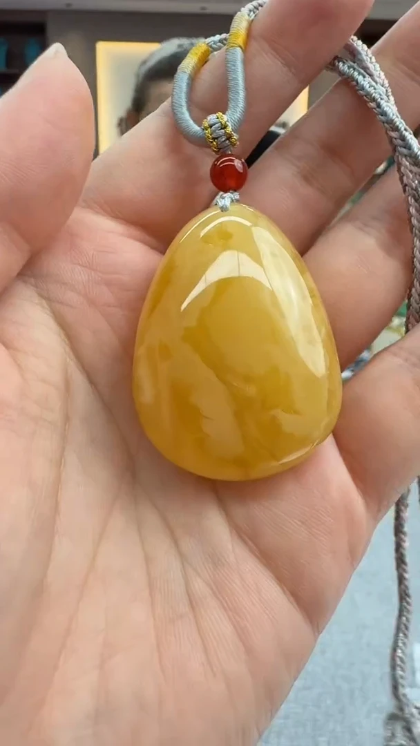 琥珀颈饰未镶嵌445秒拍号 假一罚三