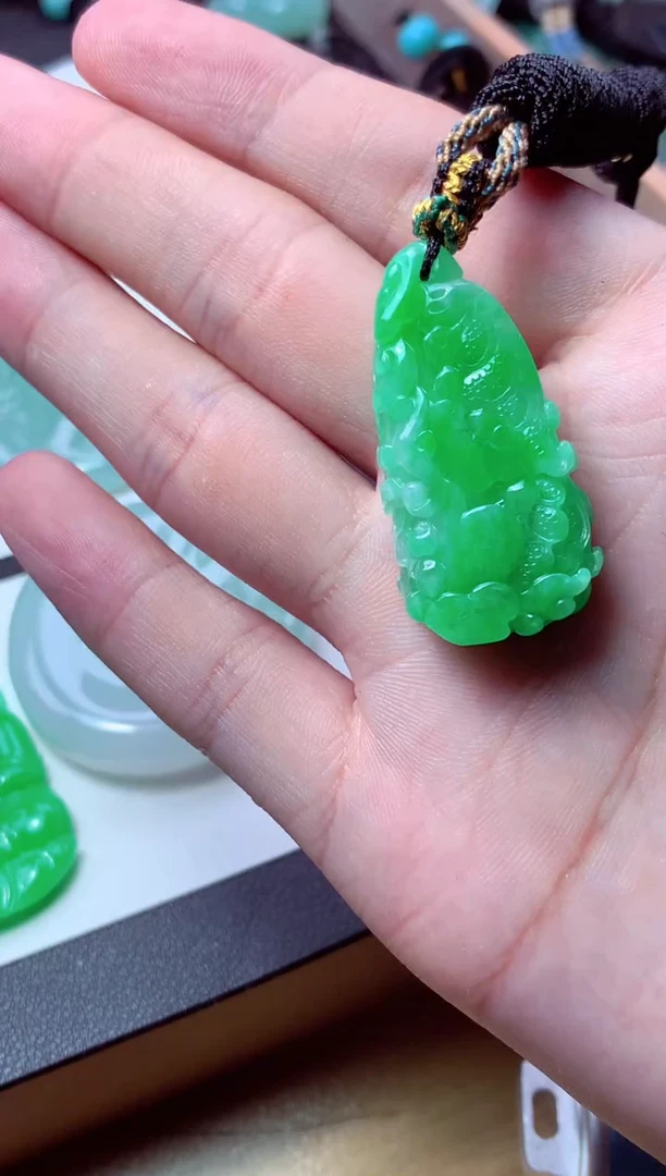 翡翠未镶嵌颈饰天然翡翠A货