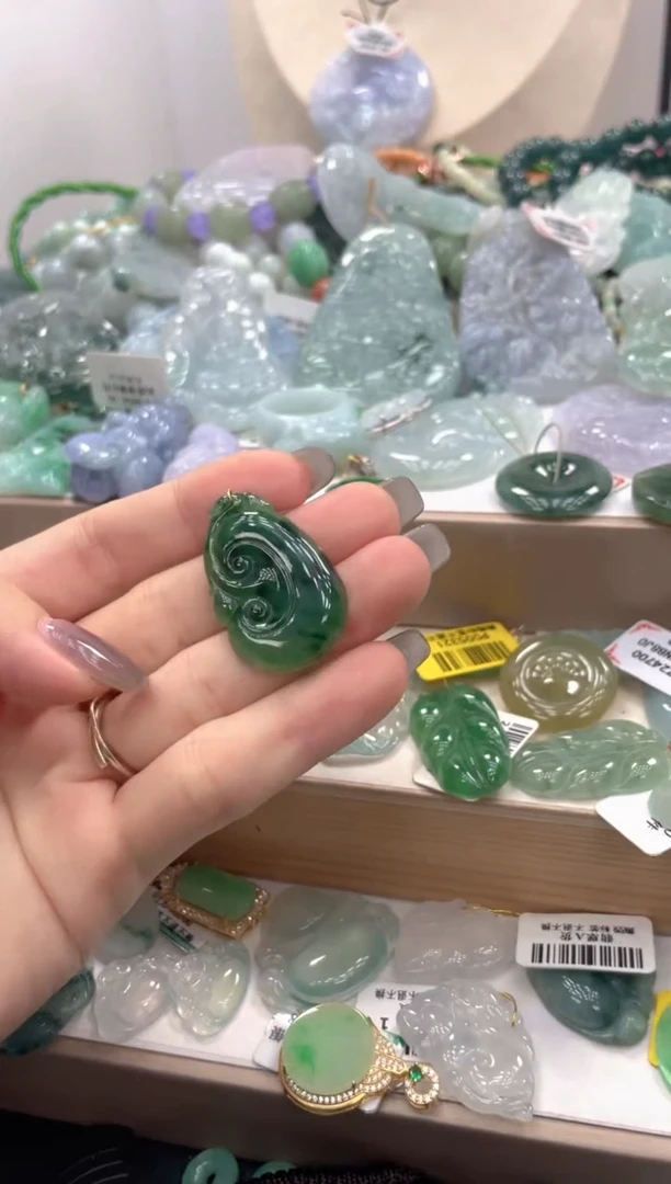 未镶嵌挂件翡翠053