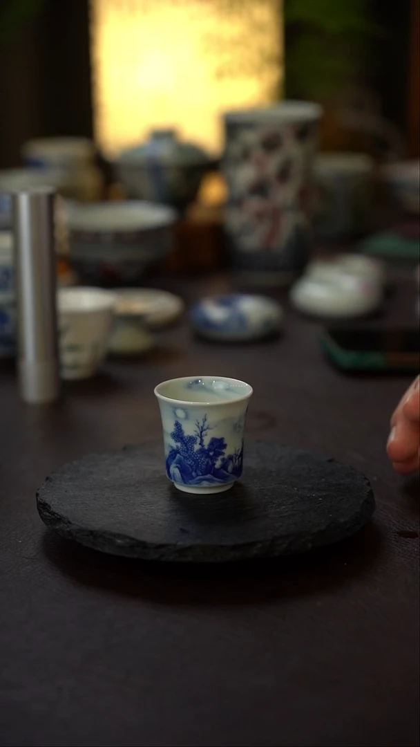 全手绘青花山水直口小主人杯