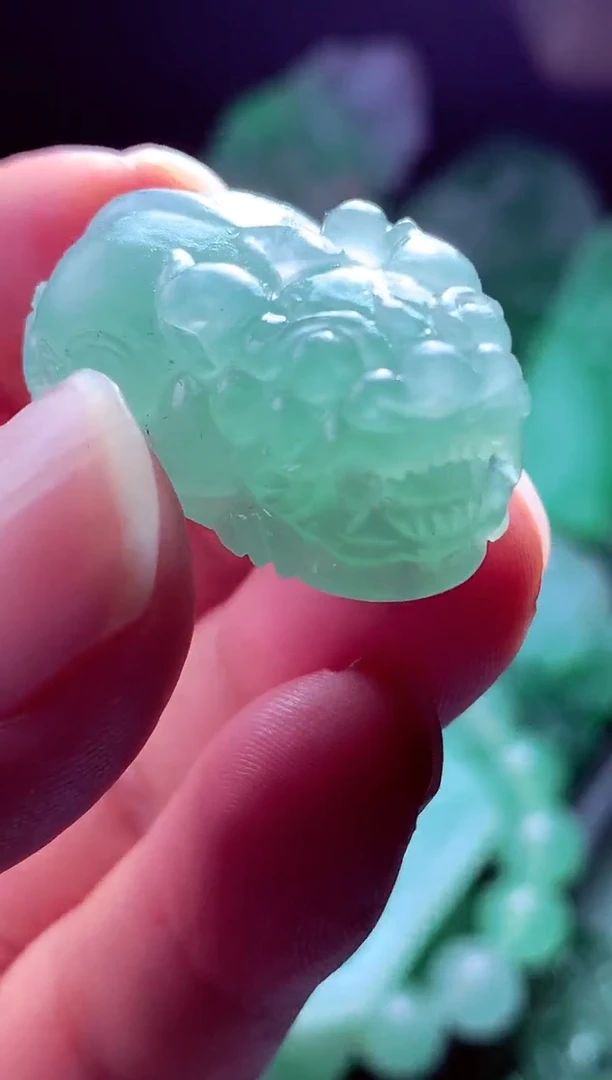 未镶嵌定制翡翠黎**?翡翠毛货定制