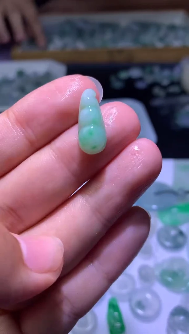 未镶嵌定制翡翠毛货