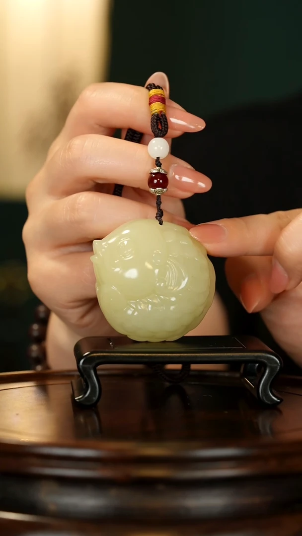 石材云南竹叶青-年年有余手把件挂件