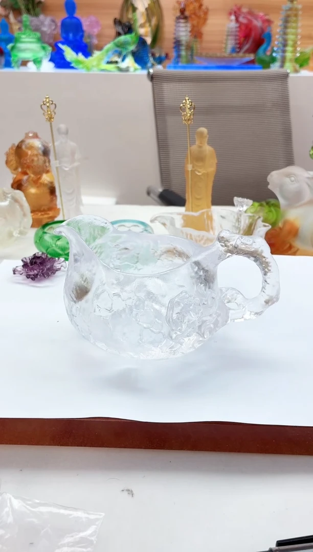 手工艺品琉璃白色金蟾公道杯15公分