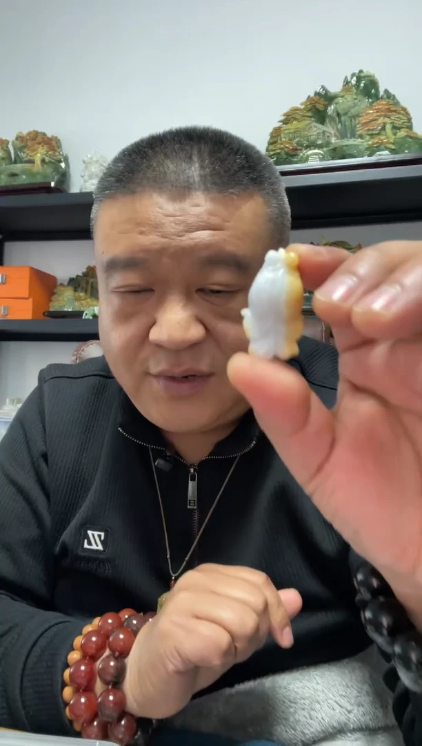 吊坠(赠链)未镶嵌翡翠锦鲤吊坠