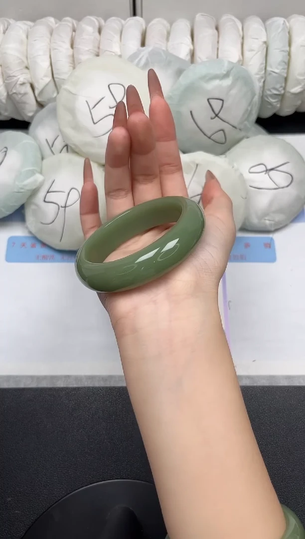 未镶嵌手镯石英质玉54-