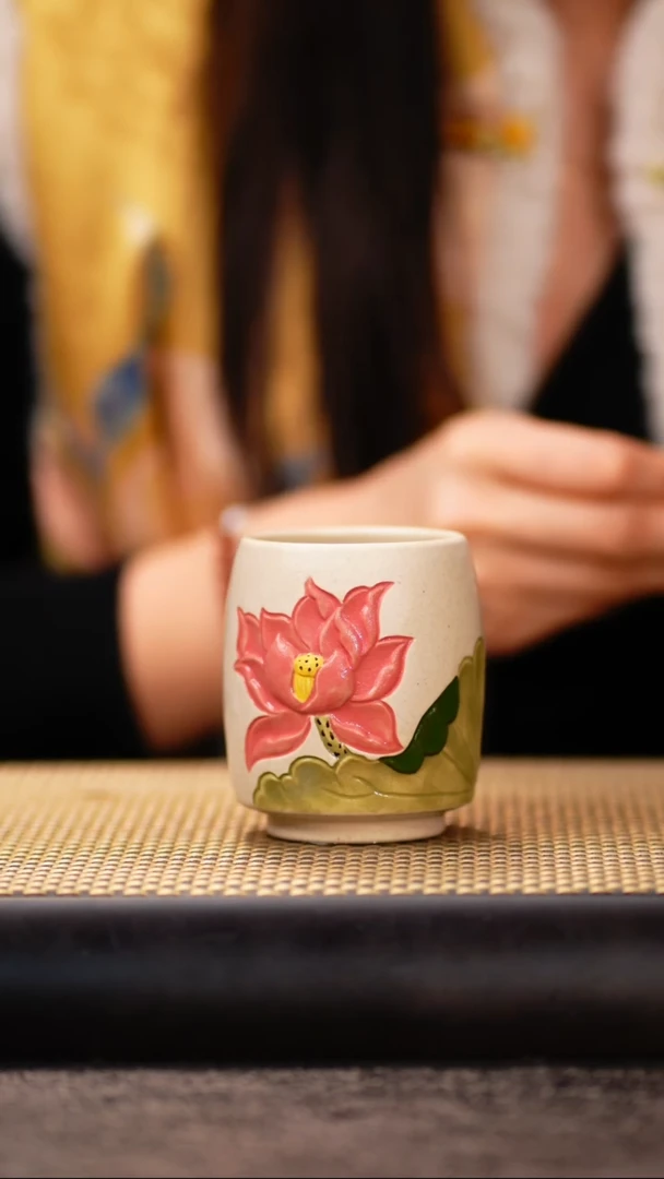 44小鱼白玉段砂莲花杯