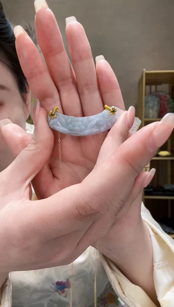 【闪购商品】翡翠颈饰未镶嵌吊坠