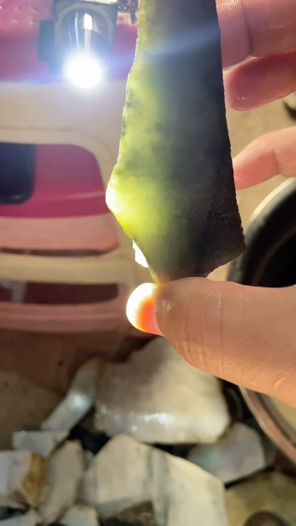 配石翡翠翡翠边角料未加工93