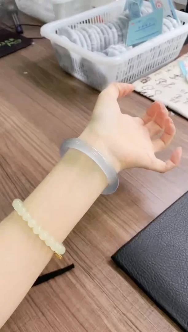 未镶嵌手镯石英质玉359-62