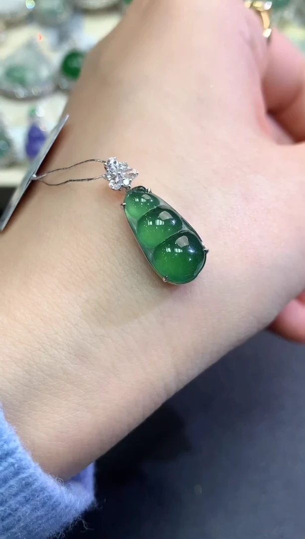 【闪购商品】翡翠颈饰18K金镶嵌C18