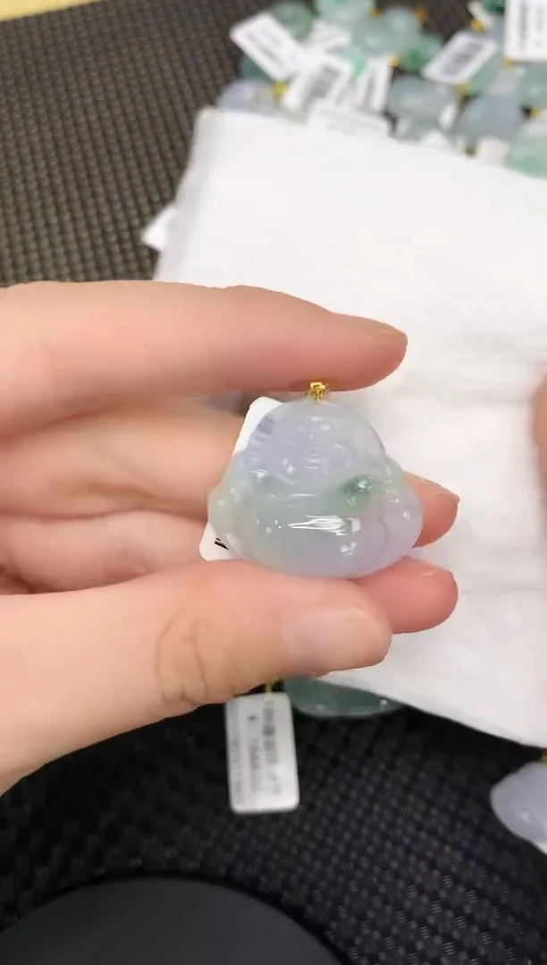 颈饰18K金镶嵌翡翠111111111