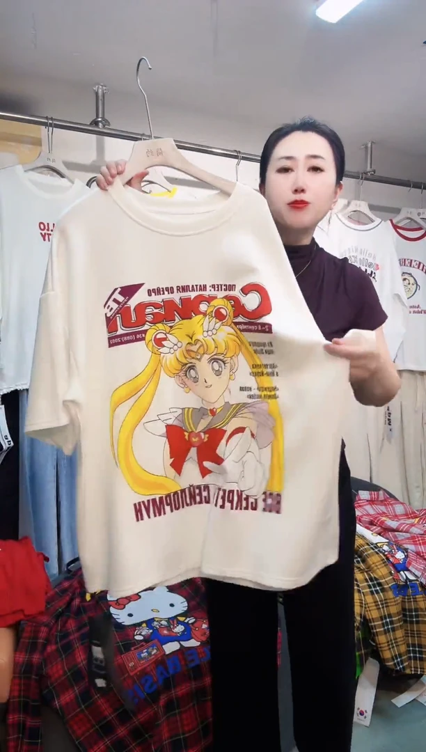 时尚潮流女装短袖