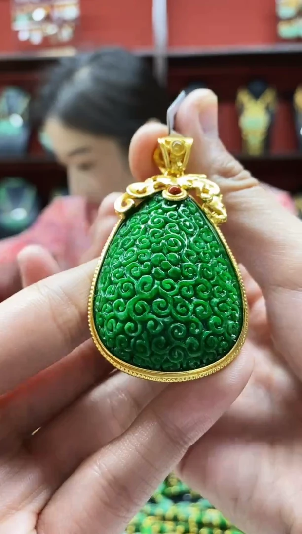 颈饰未镶嵌翡翠吊坠