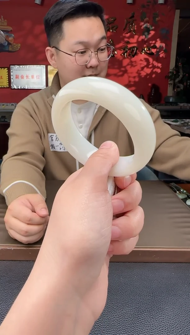 【闪购商品】和田玉.未镶嵌白玉宽版镯55-62