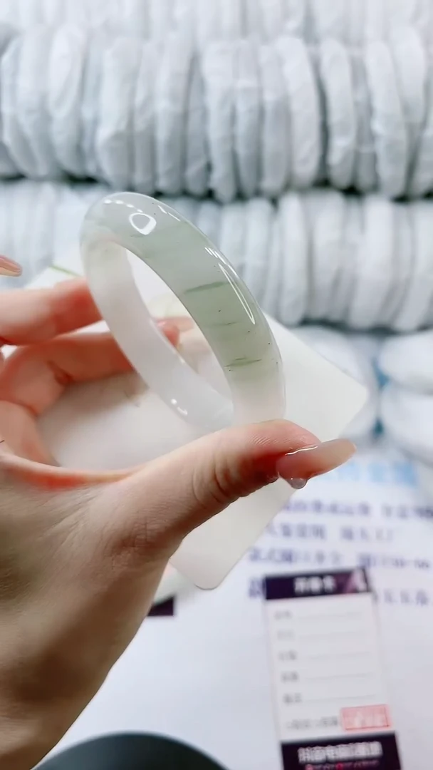 【闪购商品】石英质玉手镯未镶嵌0397577543-多样性发货