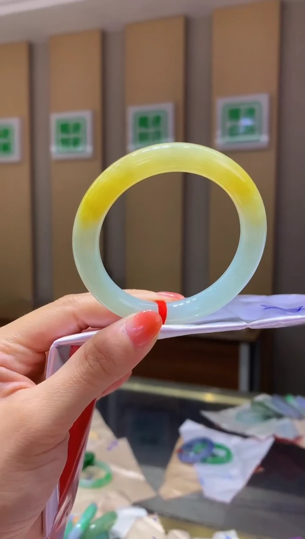 翡翠手镯未镶嵌-QQ22 圈口54.5