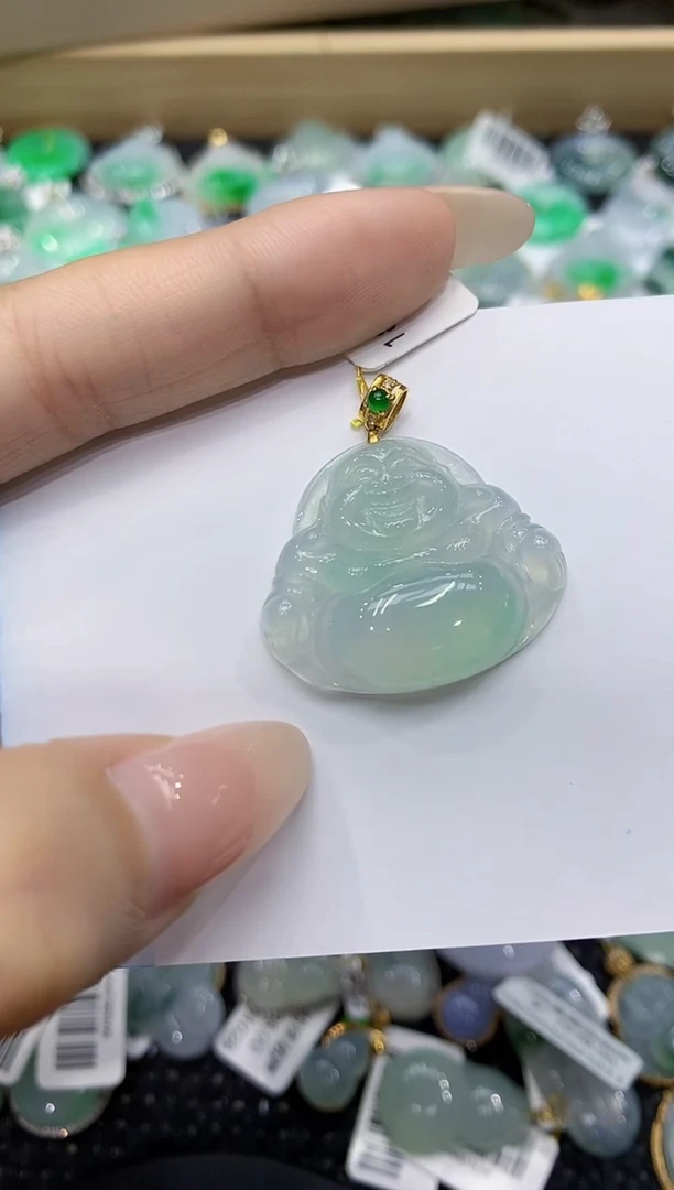 翡翠18K金镶嵌颈饰111111111111