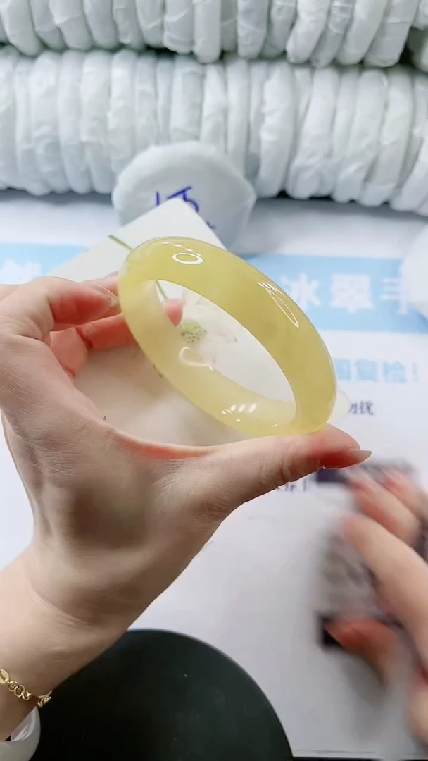 【闪购商品】石英质玉手镯未镶嵌多样性发货V218-65