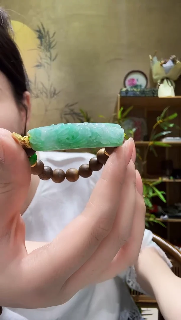 颈饰未镶嵌翡翠手牌