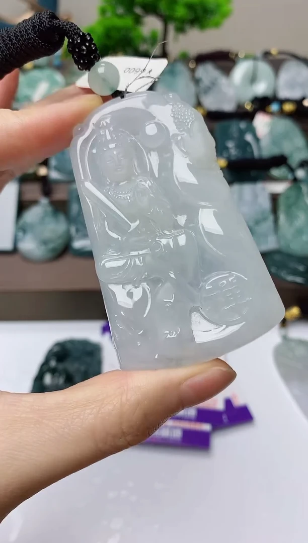 翡翠未镶嵌颈饰