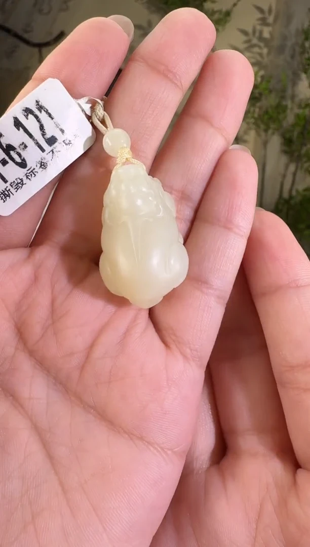 和田玉未镶嵌颈饰貔貅 121