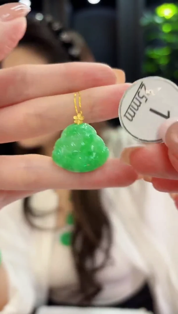 颈饰18K金镶嵌翡翠缅料A货/多样性发货/一件