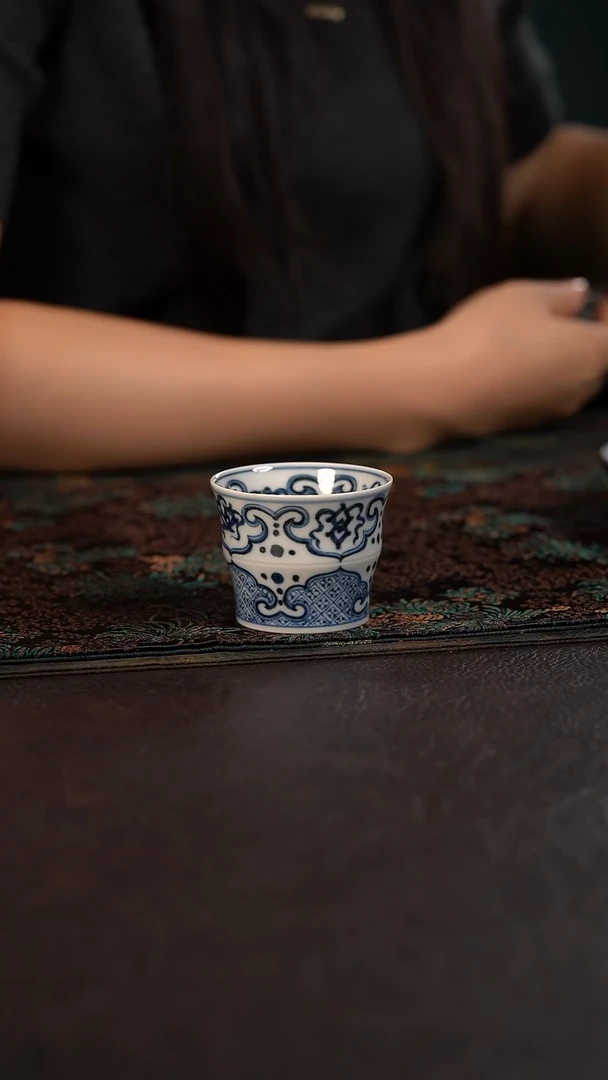 研山琢器如意纹竹节杯