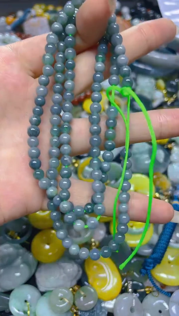 颈饰未镶嵌翡翠4MM/ R /翡翠A货，一件也是批发价