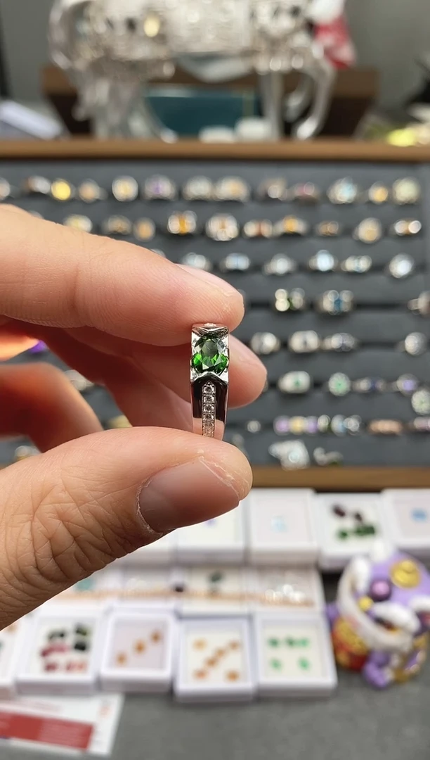 银S925镶嵌透辉石戒指闭口拍下备注圈口号