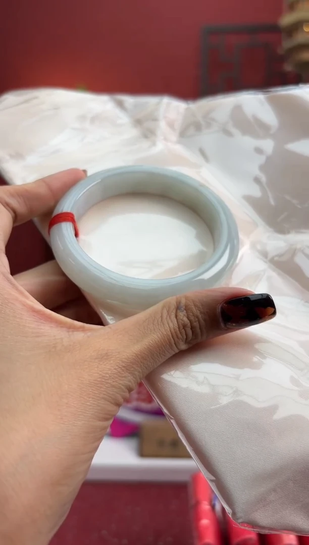 未镶嵌手镯翡翠操****）翡翠手镯2