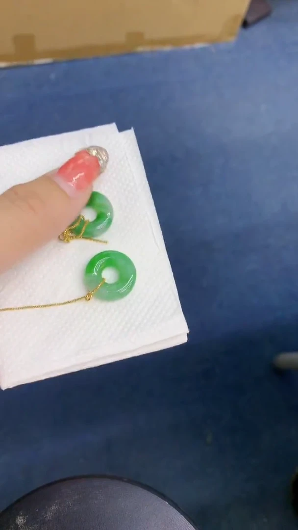 颈饰未镶嵌翡翠1