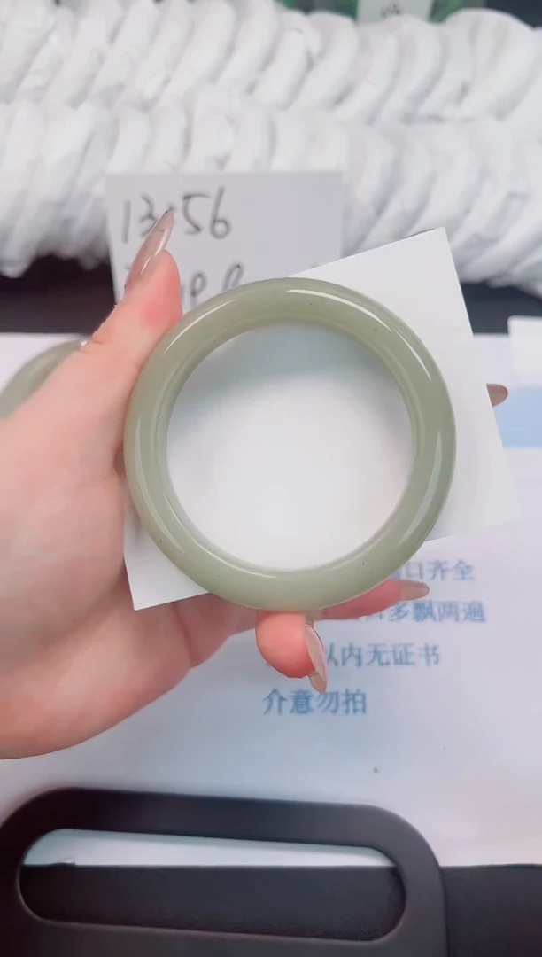 未镶嵌手镯石英质玉62-58