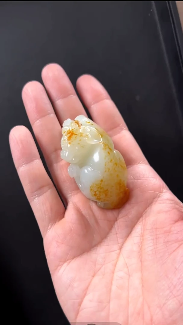 未镶嵌和田玉挂件新疆料貔貅手把件