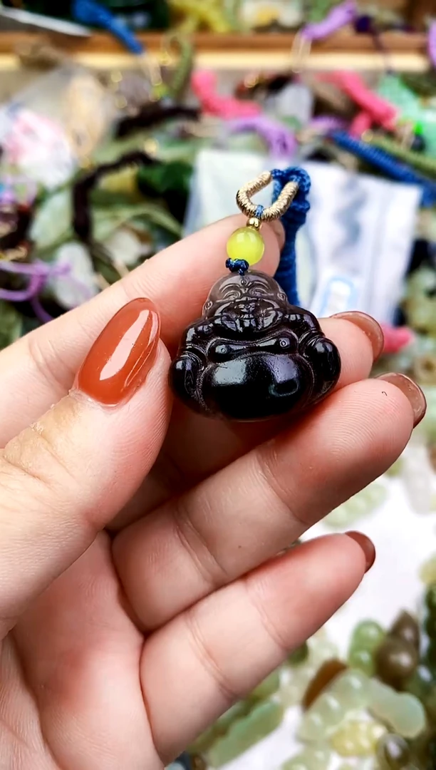 和田玉未镶嵌颈饰吊坠