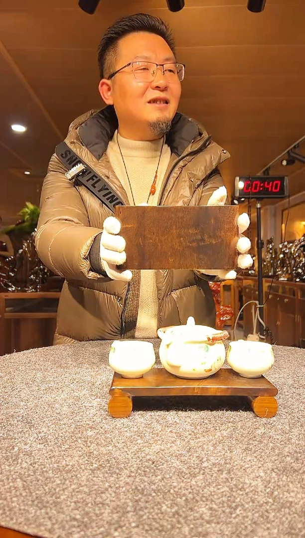 金丝楠木雕款川*哥金丝楠木摆件