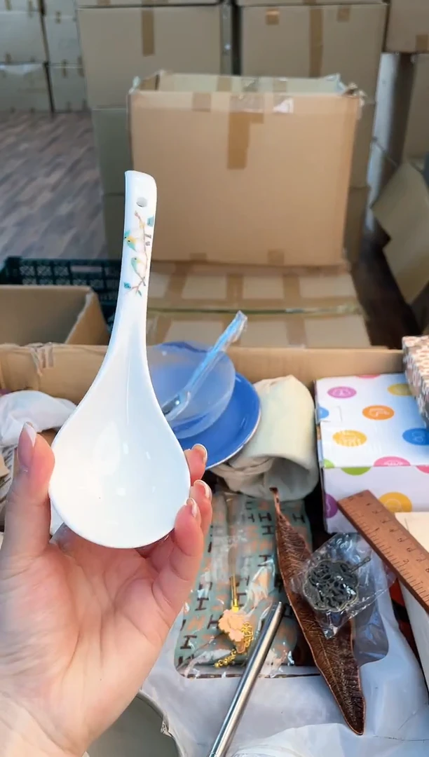 勺子烟**眼如图所示 米妮甄选