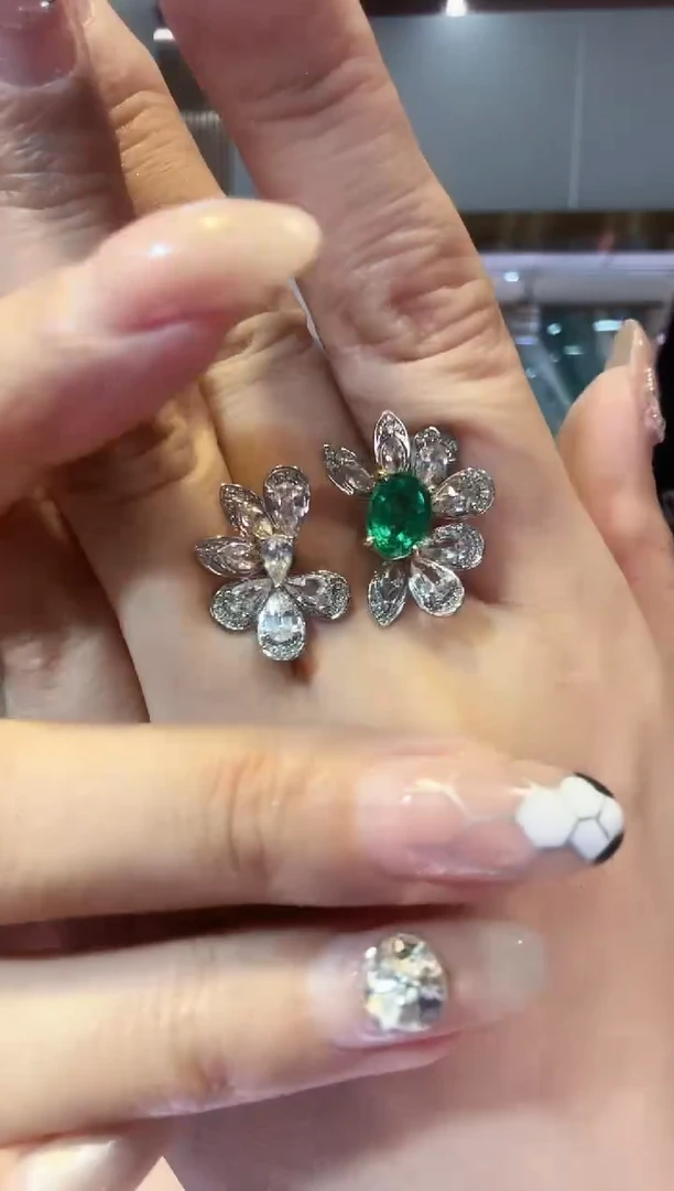 18K金镶嵌戒指祖母绿1.50ct