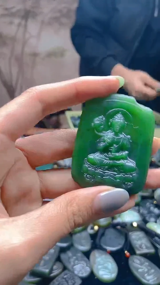 颈饰未镶嵌和田玉1