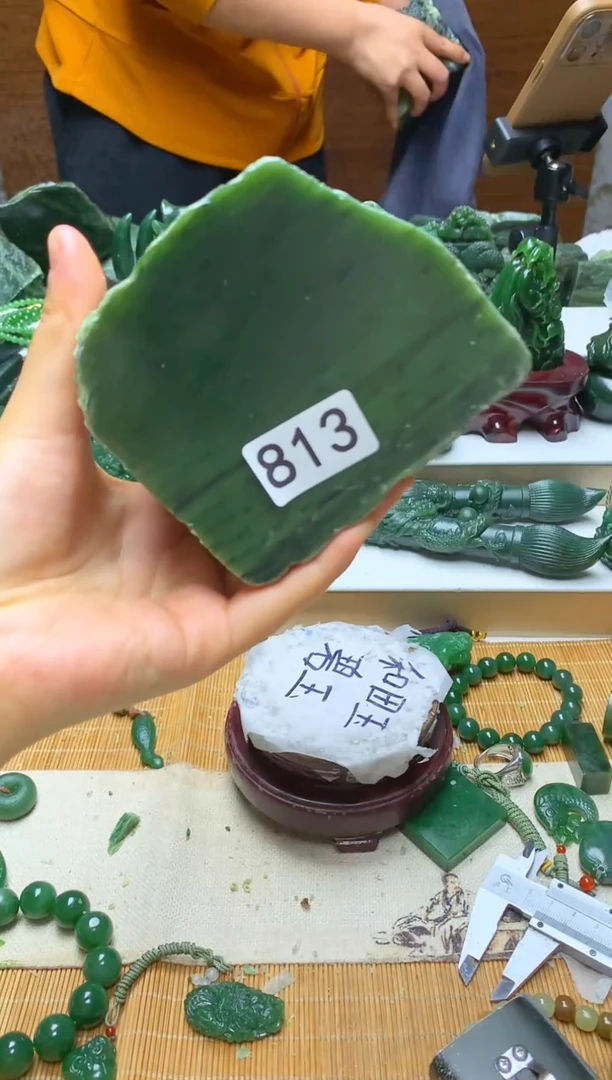 未镶嵌和田玉摆件1