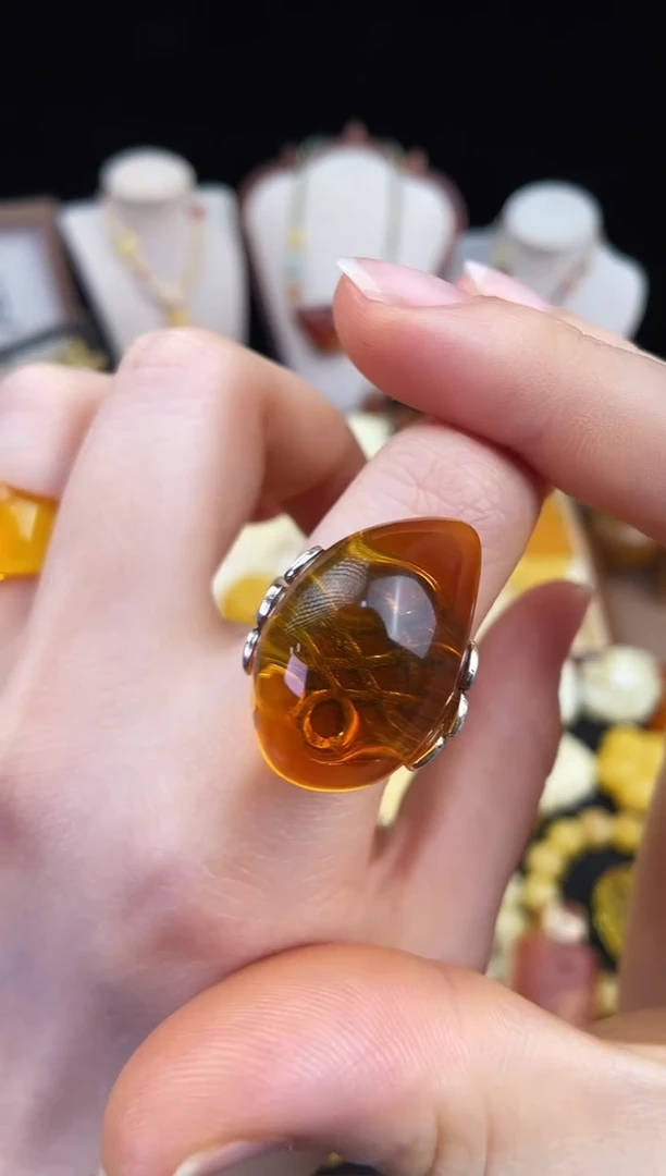 琥珀未镶嵌珠宝奇石柒月