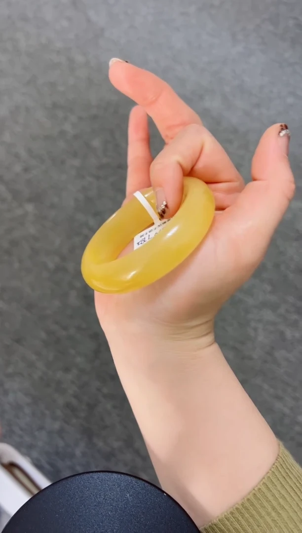 【闪购商品】石英质玉手镯未镶嵌125-55