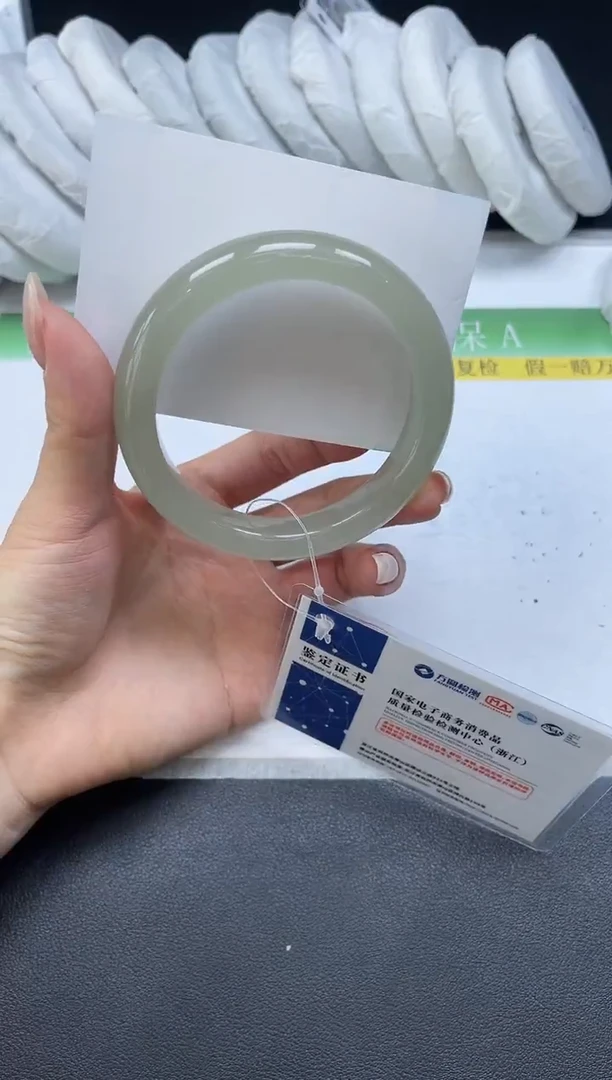 未镶嵌手镯石英质玉046-58