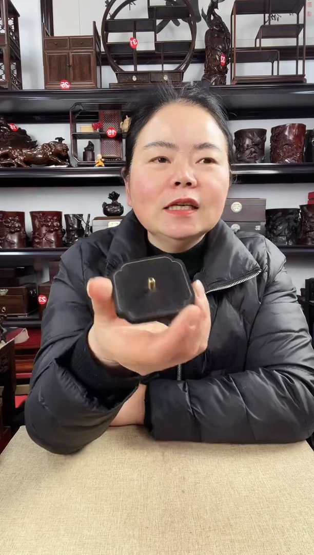 木手香插老李红木工艺品