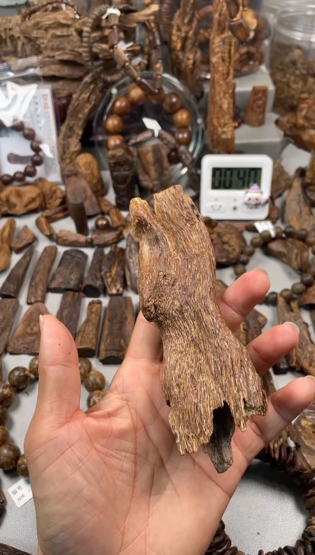 沉香沉香碎屑定* 沉香  越南芽庄